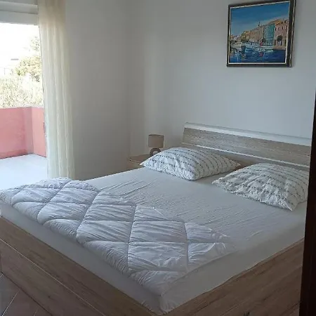 Druzinski Apartmaji Punat-krk Apartment